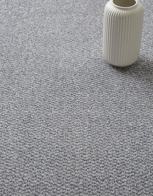 The 8mm pile height of this carpet gives an exceptional depth that cushions every step you take. Carpets with this pile height are warm, soft and comfortable underfoot!