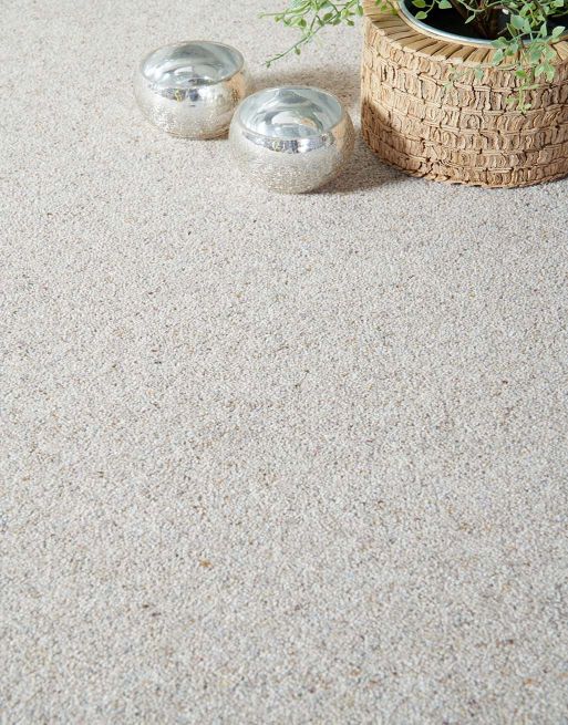 The compact pile of this carpet makes for a solid underfoot feel, giving support as you walk and is less likely to show footprints and other pile displacements.