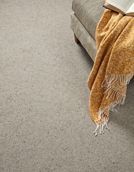The compact pile of this carpet makes for a solid underfoot feel, giving support as you walk and is less likely to show footprints and other pile displacements.
