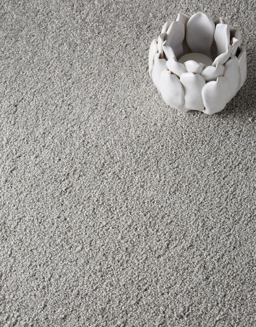 The 17mm pile height of this carpet gives an exceptional depth that cushions every step you take. Carpets with this pile height are warm, soft and comfortable underfoot!