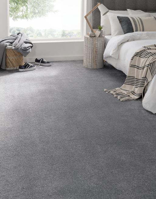 This carpet is 9mm thick, the compact pile of this carpet makes for a solid underfoot feel, giving support as you walk and is less likely to show footprints and other pile displacements.
