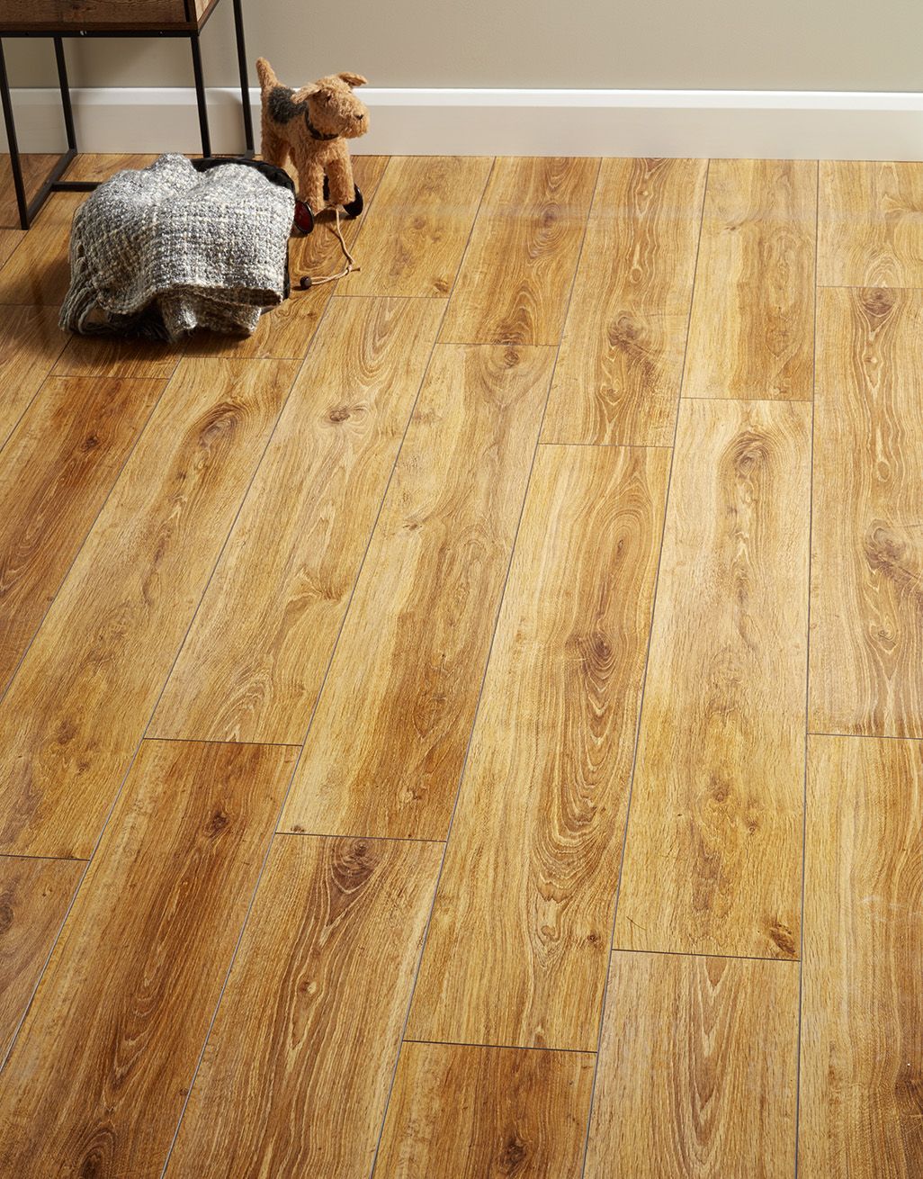 Palace Wood - Buckingham Oak Laminate Flooring 1