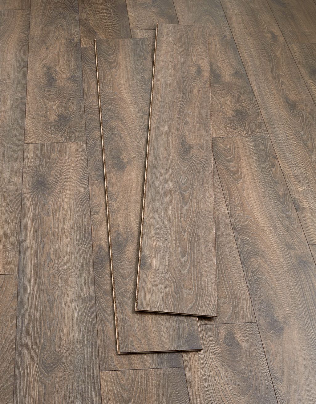 Sienna Long - Umber Oak Laminate Flooring 3