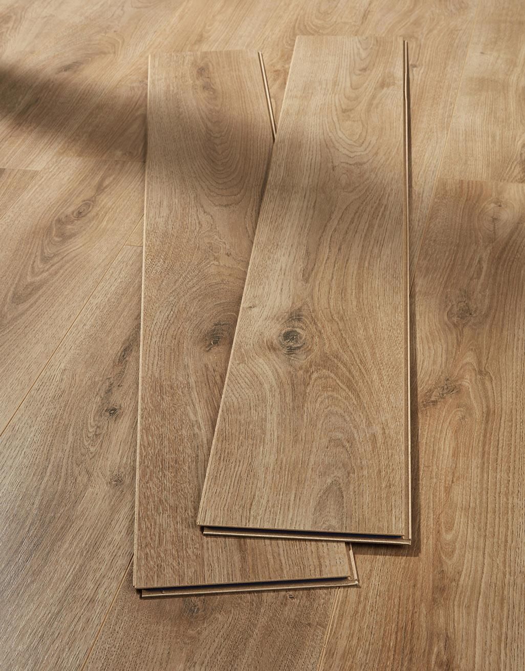 Super 7mm - Golden Oak Laminate Flooring 3