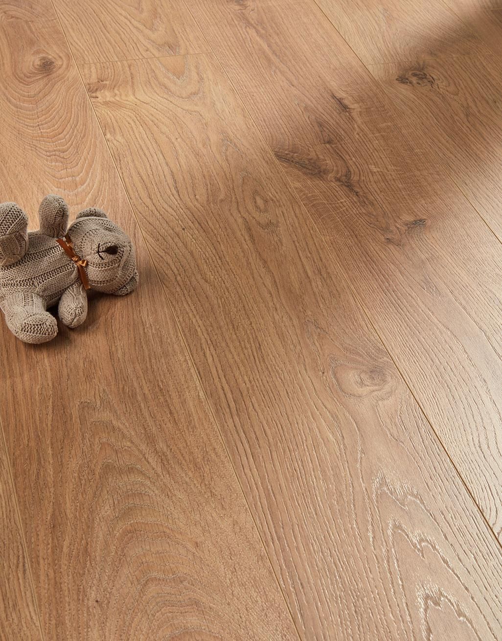 Villa - Atlas Oak Natural Laminate Flooring 2