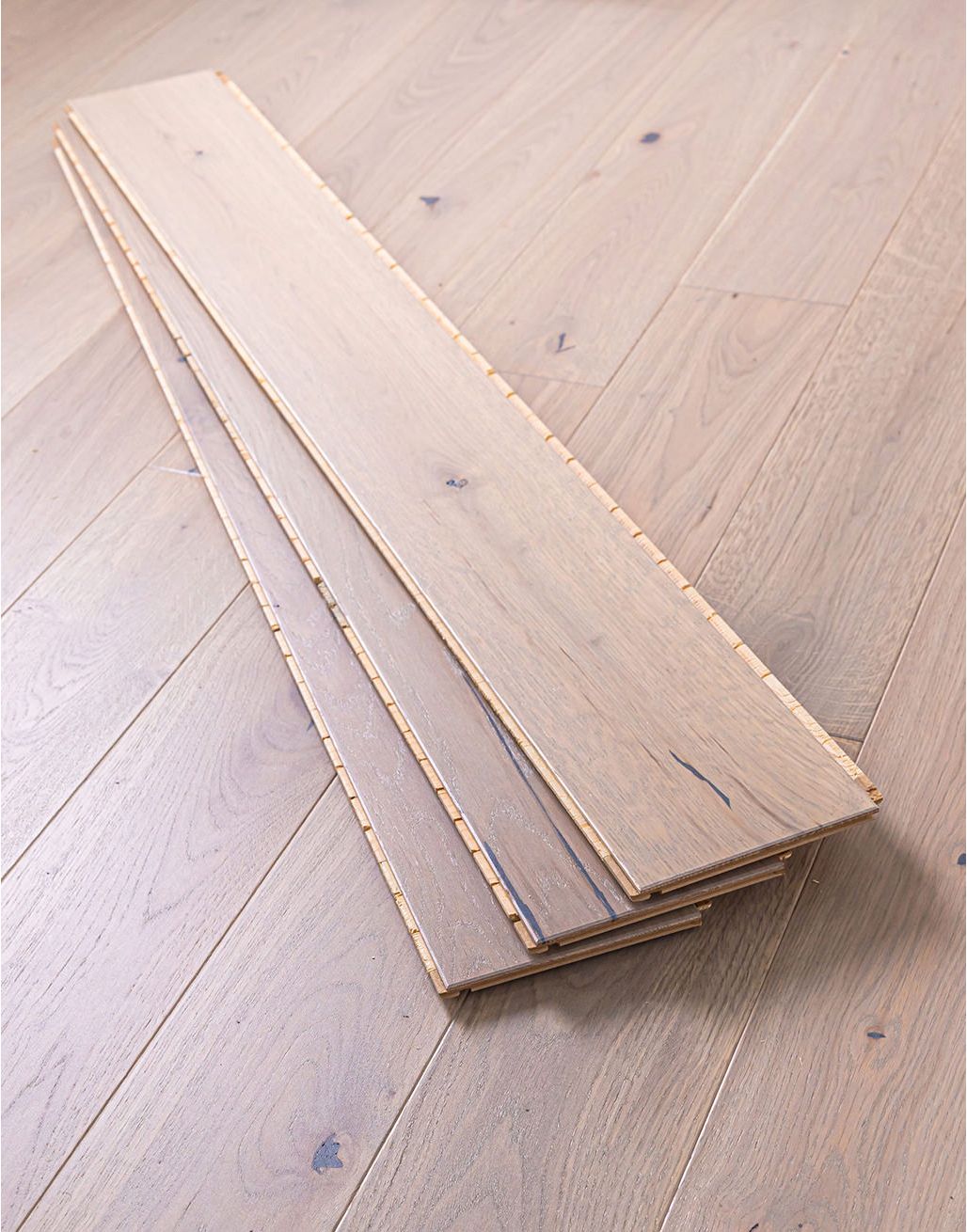Kensington Grey Mist Oak Brushed & Lacquered Engineered Wood Flooring 3