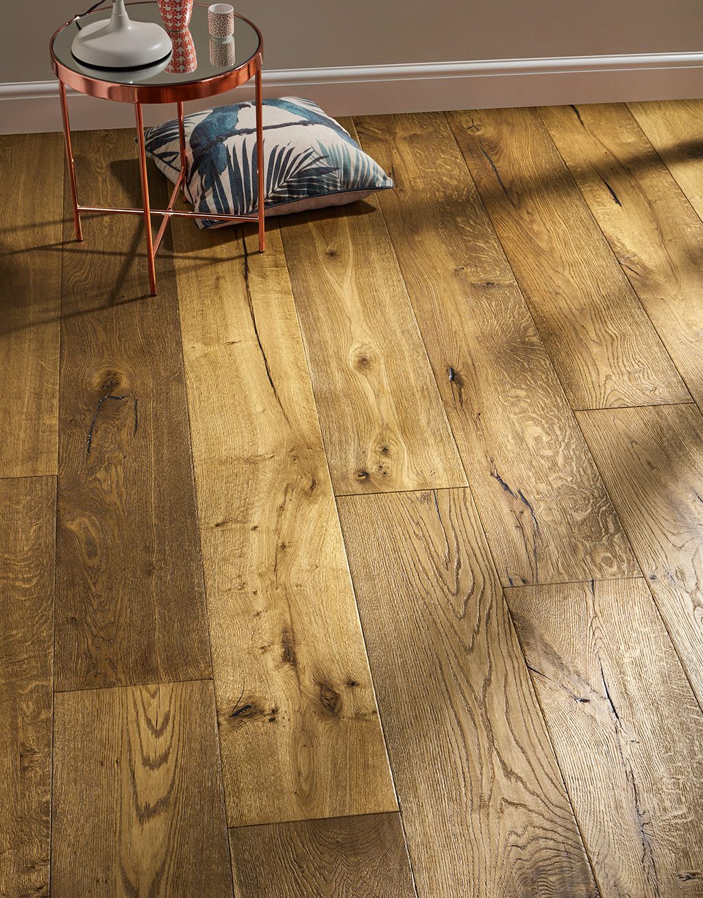 Kingswood Oak Distressed Brushed & Lacquered Engineered Wood Flooring 1