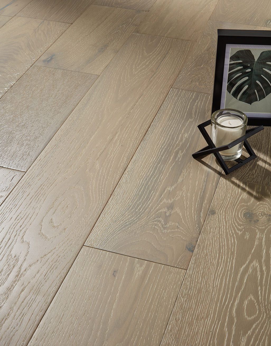Manhattan Pearl Grey Oak Brushed & Lacquered Engineered Wood Flooring 2