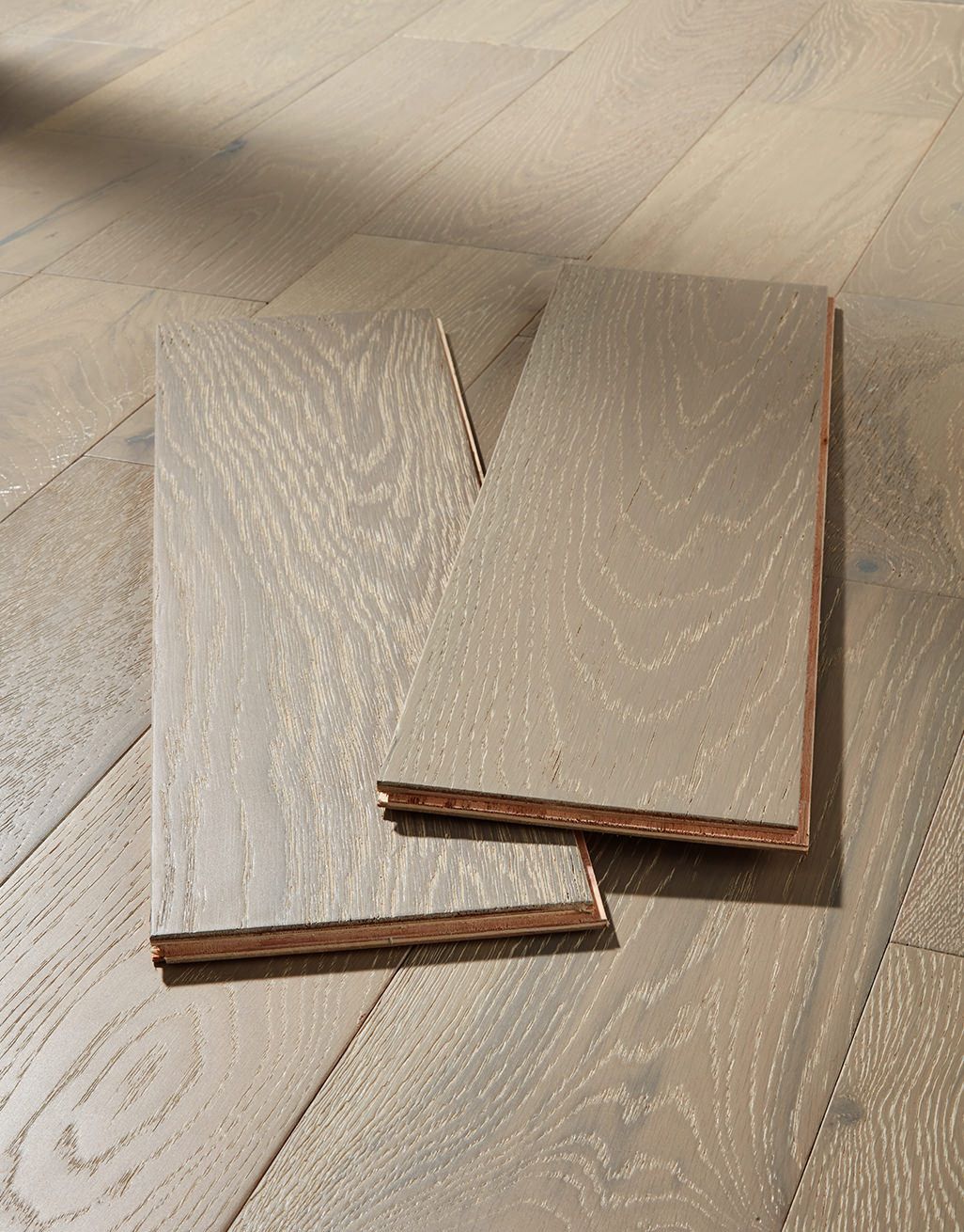 Manhattan Pearl Grey Oak Brushed & Lacquered Engineered Wood Flooring 3