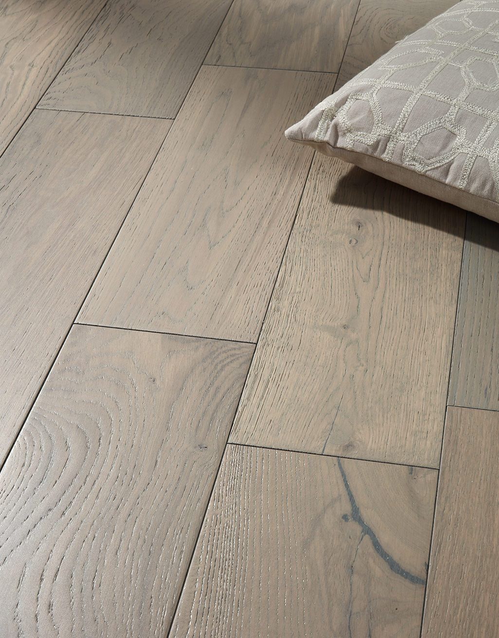 Manhattan Apollo Grey Oak Brushed & Lacquered Engineered Wood Flooring 2