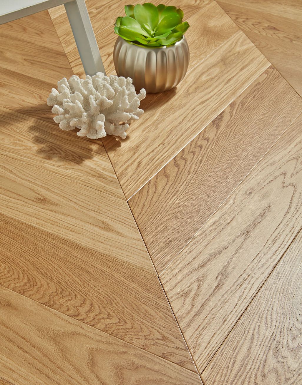 Chelsea Chevron - Natural Oak Brushed & Lacquered Engineered Wood Flooring 2