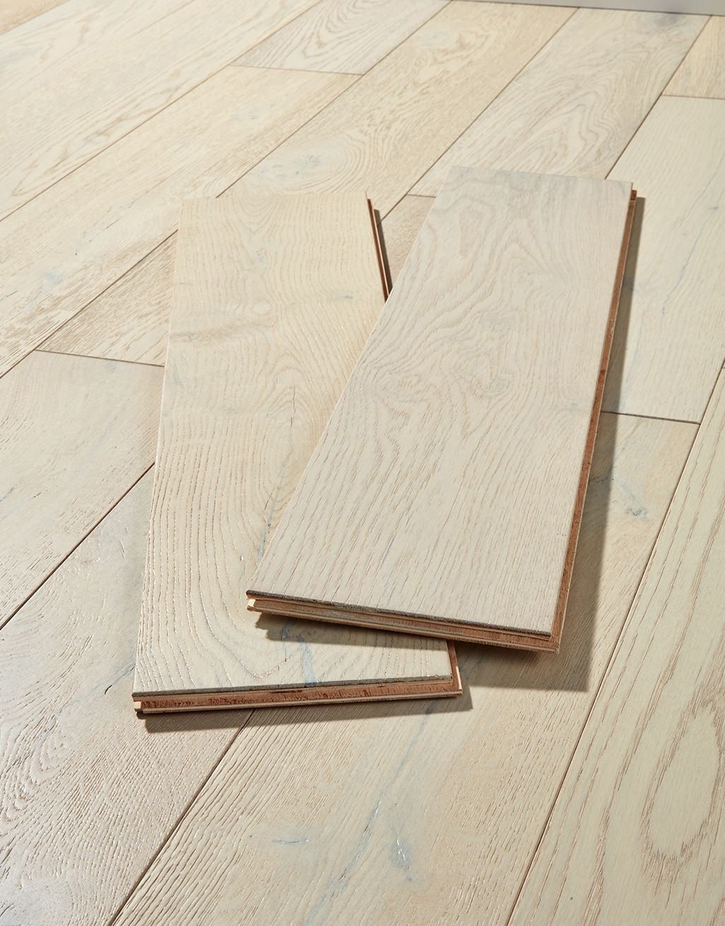 Manhattan Frozen Oak Brushed & Lacquered Engineered Wood Flooring 3