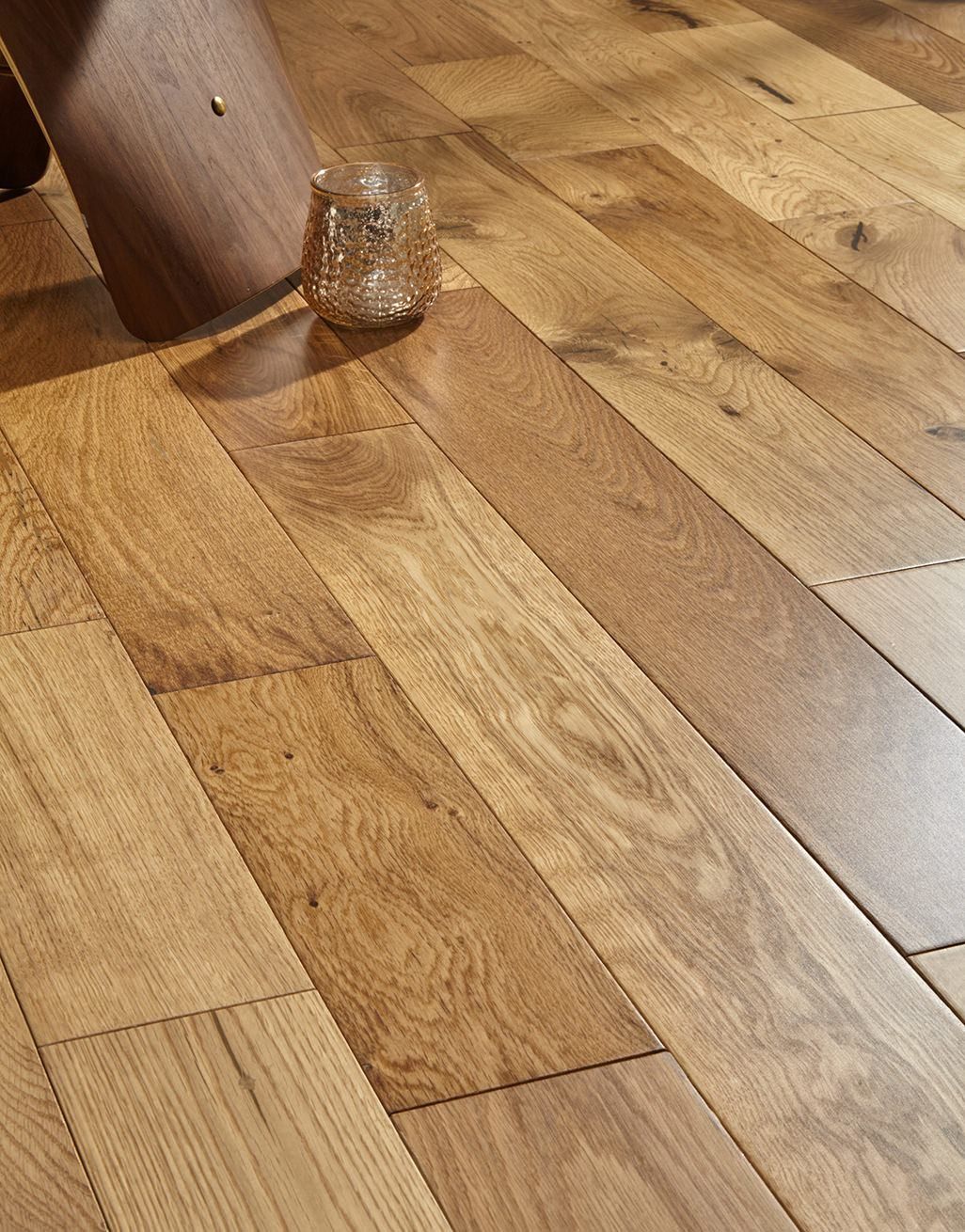 Studio Natural Oak Lacquered Engineered Wood Flooring 2