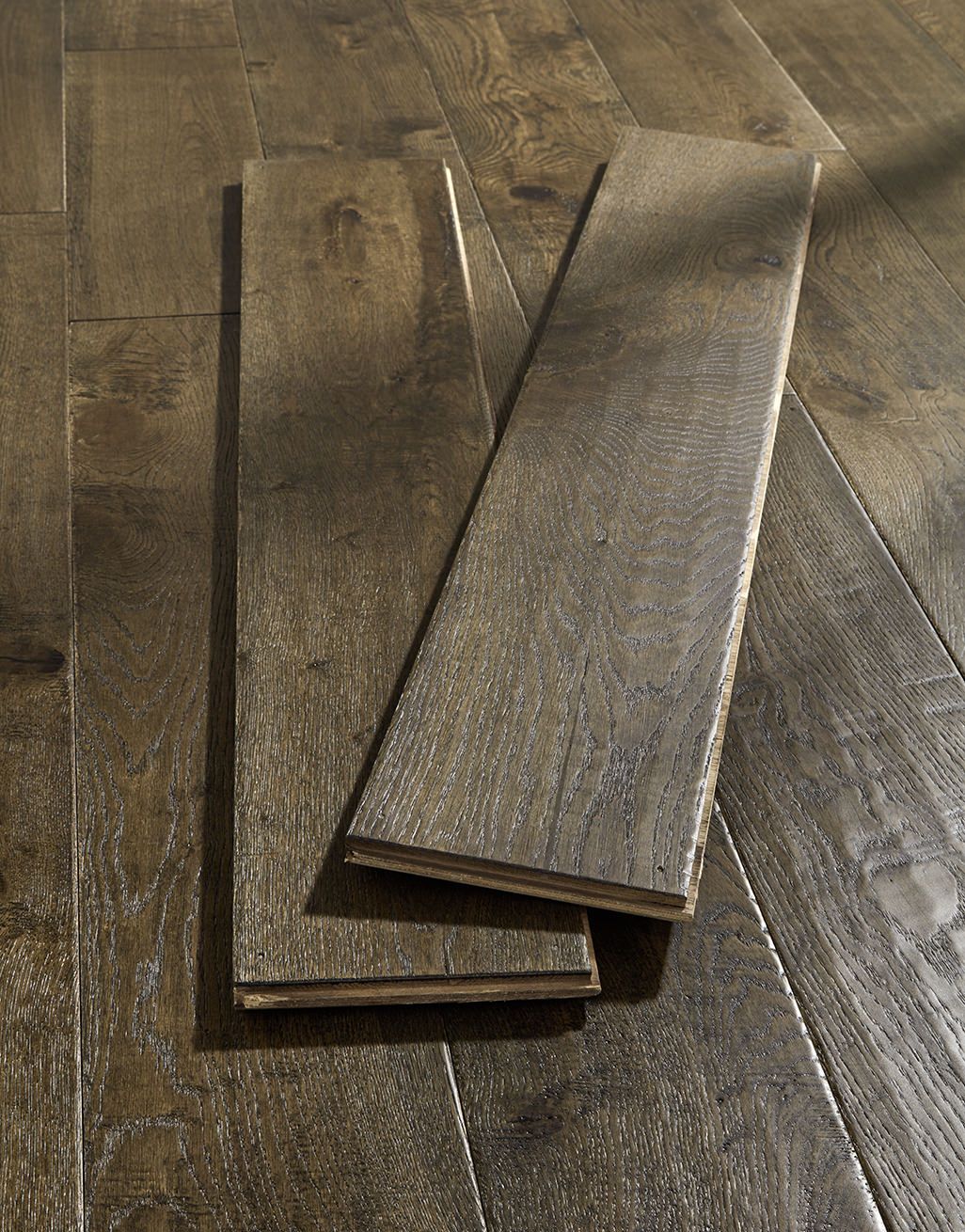 Grand Vintage Oak Distressed Brushed & Lacquered Engineered Wood Flooring 3