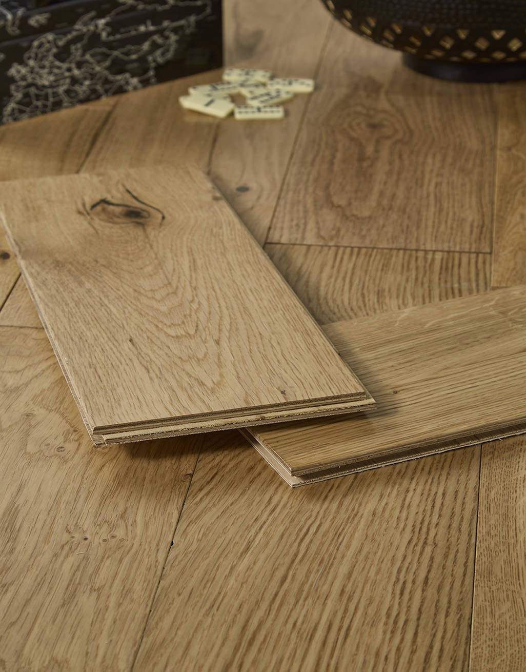 Loft Natural Oak Lacquered Engineered Wood Flooring 3
