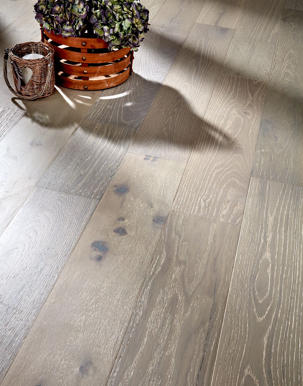 Loft Pearl Grey Oak Brushed & UV Lacquered Engineered Wood Flooring 2