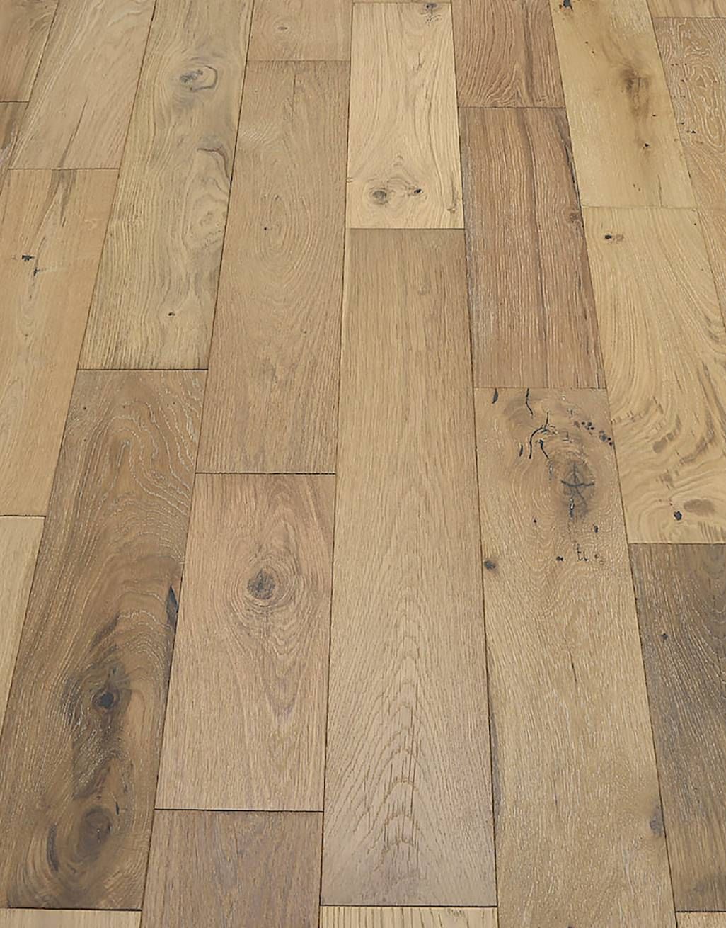 Loft Vanilla Oak Brushed & Oiled Engineered Wood Flooring 4