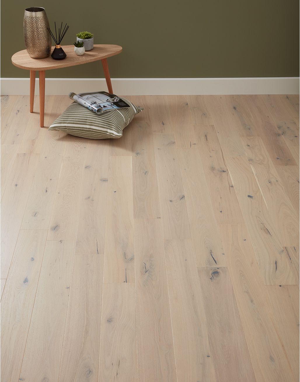 Kensington Cappuccino Oak Brushed & Lacquered Engineered Wood Flooring 1