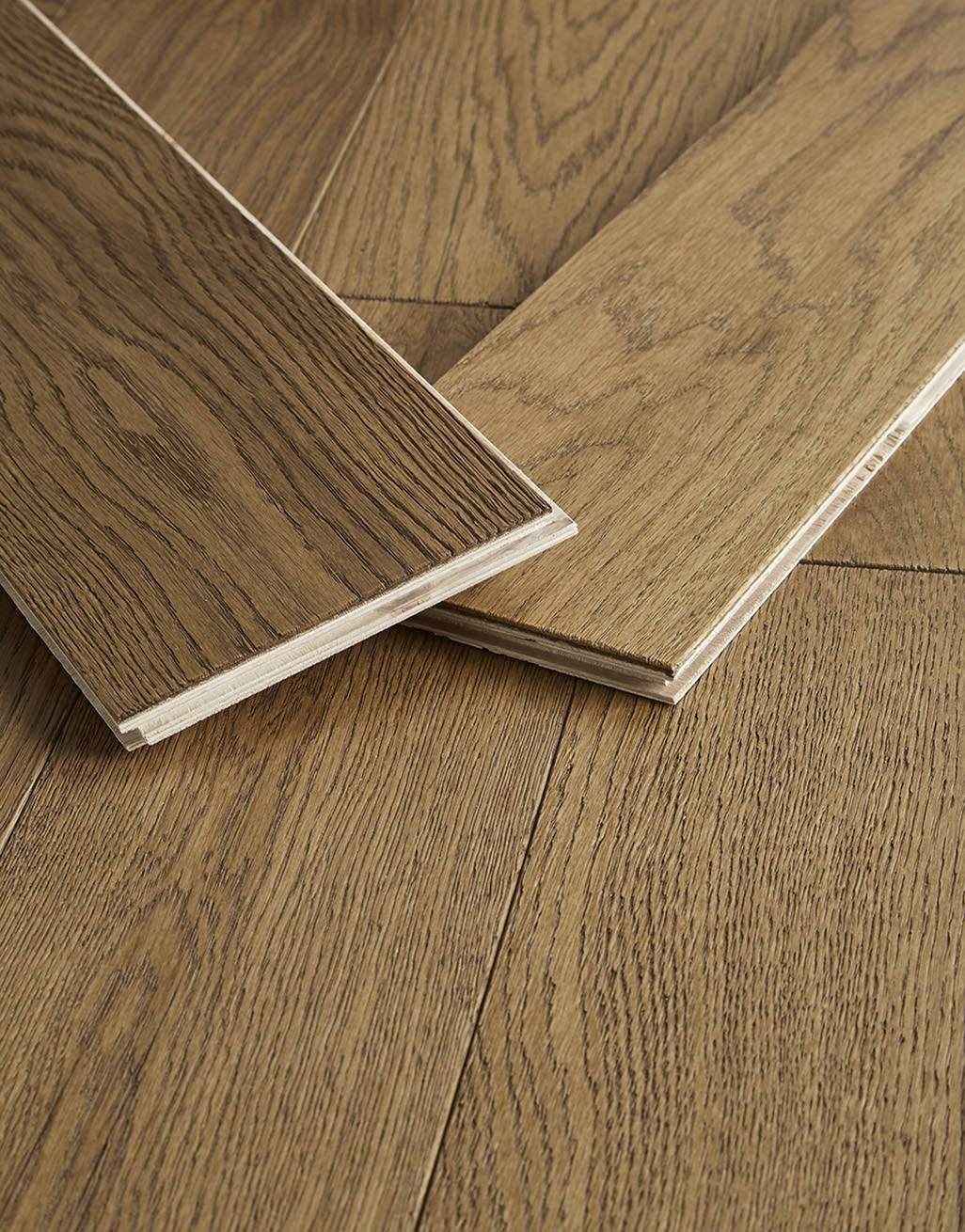 Loft Deep Golden Oak Brushed & Oiled Engineered Wood Flooring 3