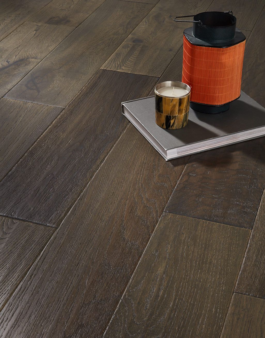 Manhattan Cellar Oak Brushed & Lacquered Engineered Wood Flooring 2