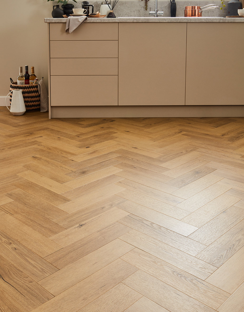 Signature Herringbone - Natural Honey Oak