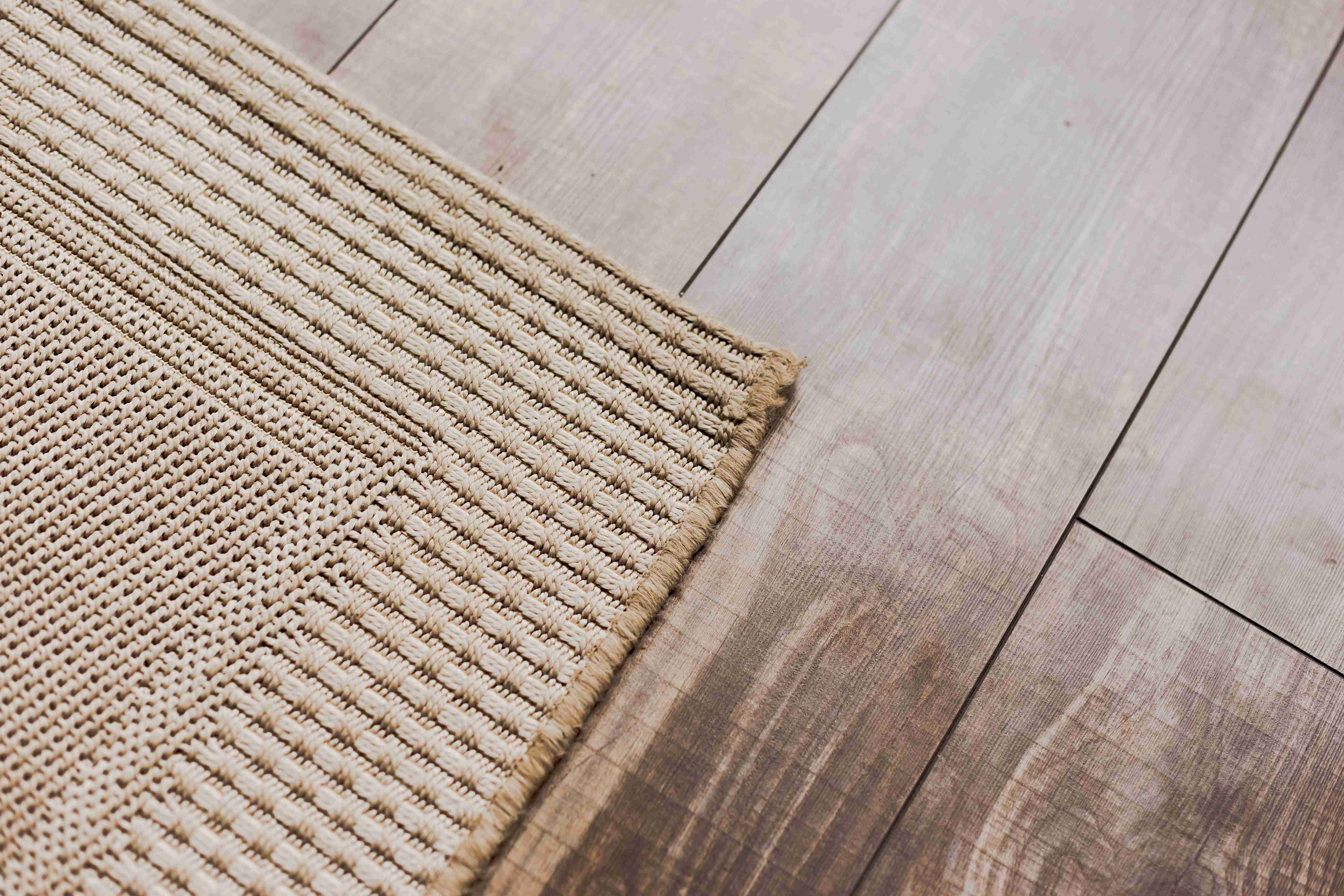 Carpets vs Laminate Flooring