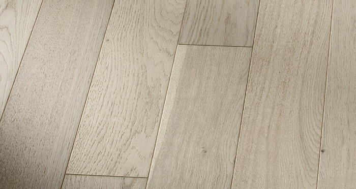 Kensington Grey Mist Oak Brushed & Lacquered Engineered Wood Flooring - Descriptive 4