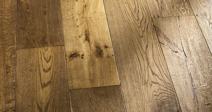 Kingswood Oak Distressed Brushed & Lacquered Engineered Wood Flooring - Descriptive 4
