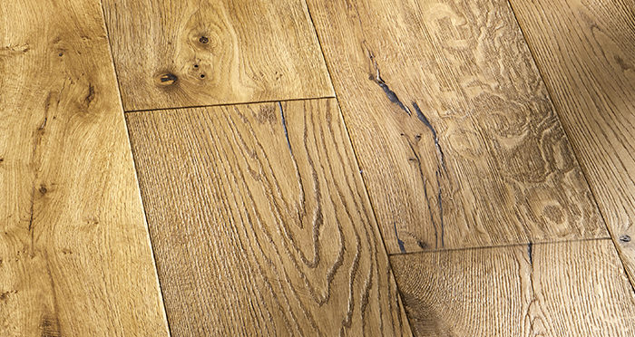 Kingswood Oak Distressed Brushed & Lacquered Engineered Wood Flooring - Descriptive 7