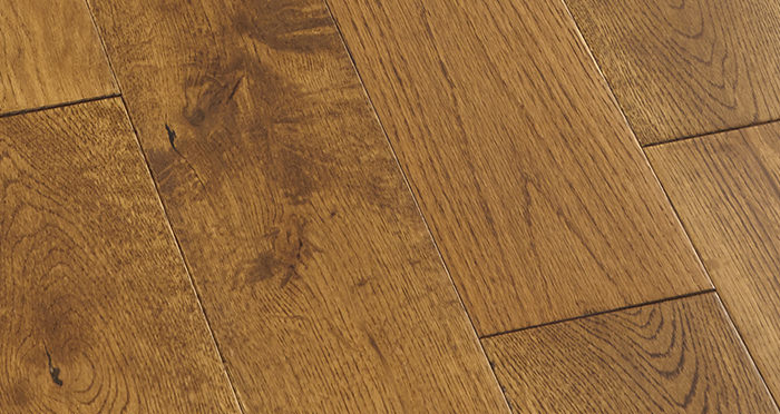 Penthouse Golden Oak Lacquered Engineered Wood Flooring - Descriptive 4
