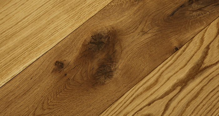 Luxury Natural Oak Solid Wood Flooring - Descriptive 1