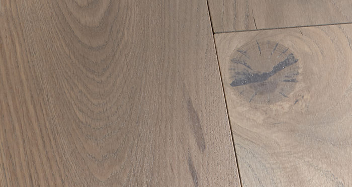 Prestige Silk Grey Oak Solid Wood Flooring - Descriptive 2