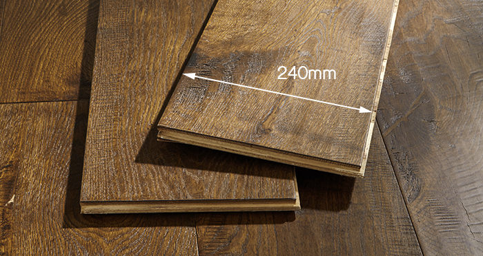 Old Castle Oak Lacquered Engineered Wood Flooring - Descriptive 6