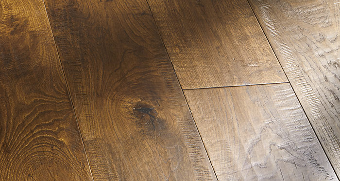 Old Castle Oak Lacquered Engineered Wood Flooring - Descriptive 7