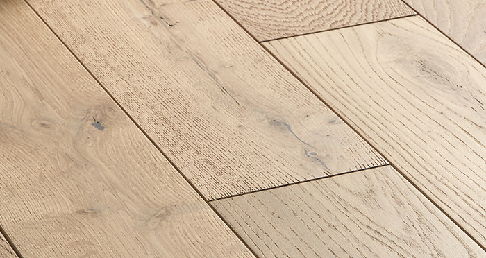 Studio Vanilla Oak Brushed & Oiled Engineered Wood Flooring - Descriptive 5