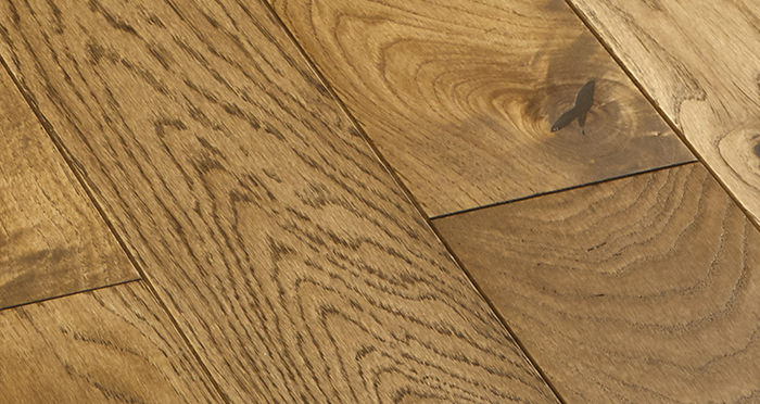 Elegant Georgian Oak Brushed & Oiled Solid Wood Flooring - Descriptive 4