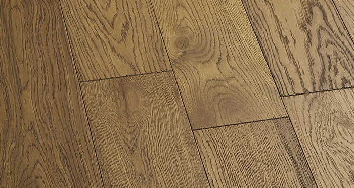 Loft Deep Golden Oak Brushed & Oiled Engineered Wood Flooring - Descriptive 4