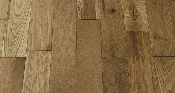 Loft Golden Smoked Oak Brushed & Lacquered Engineered Wood Flooring - Descriptive 2